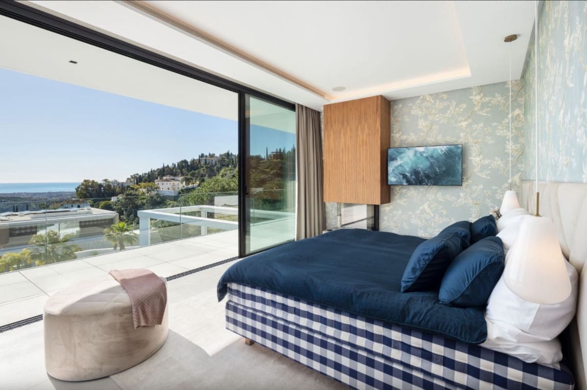 8 bedroom Villa for sale in Benahavis - € 11,500,000 (Ref: 9131719)