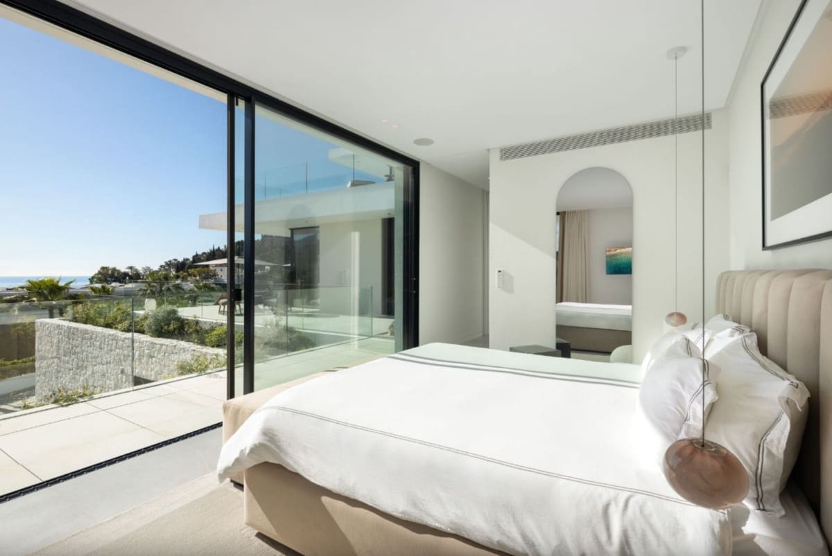 8 bedroom Villa for sale in Benahavis - € 11,500,000 (Ref: 9131719)