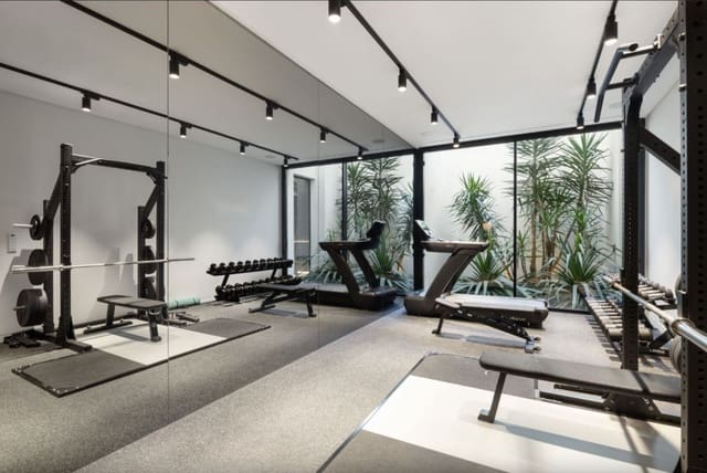 8 bedroom Villa for sale in Benahavís - € 11,500,000 (Ref: 9131719)