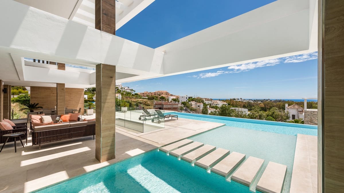 5 bedroom Villa for sale in Benahavis - € 4,995,000 (Ref: 9131723)