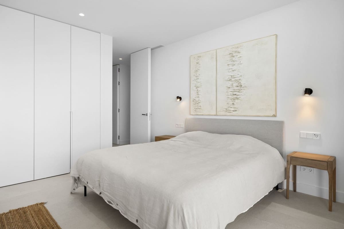 6 bedroom Villa for sale in Benahavis - € 4,895,000 (Ref: 9131725)