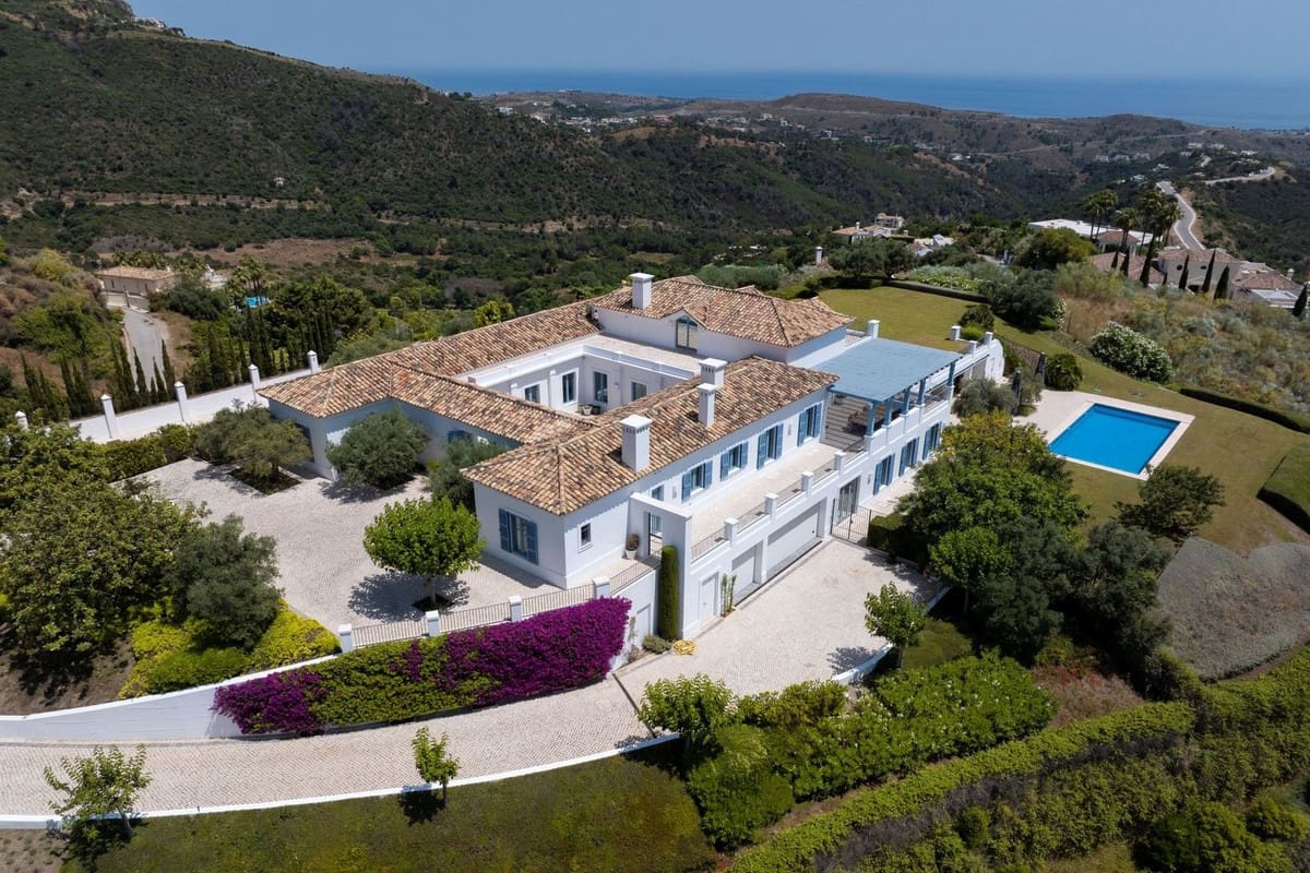5 bedroom Villa for sale in Benahavis - € 4,750,000 (Ref: 9131726)