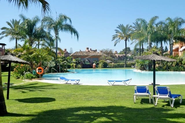 2 soveværelse Lejlighed til salg i Guadalmina Baja, Marbella med garage - € 900.000 (Ref: 9144519)