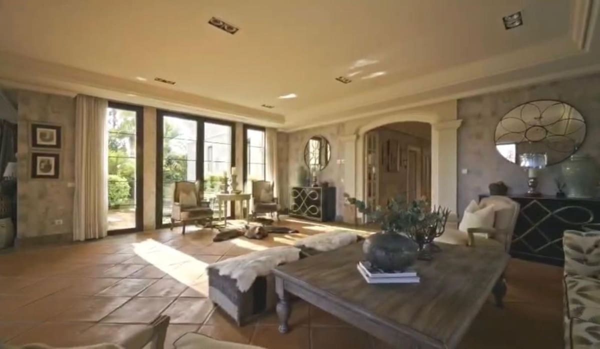 8 slaapkamer Villa te koop in Guadalmina met garage - € 7.500.000 (Ref: 9144523)