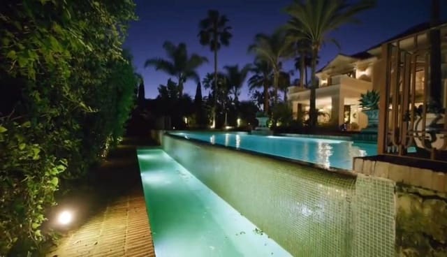 8 slaapkamer Villa te koop in Guadalmina Baja, Marbella met garage - € 7.500.000 (Ref: 9144523)