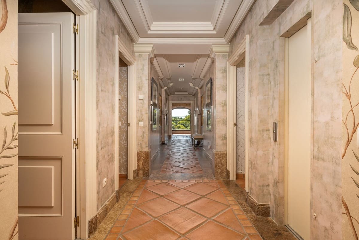 8 chambre Villa/Maison à vendre à Guadalmina avec garage - 7 500 000 € (Ref: 9144524)