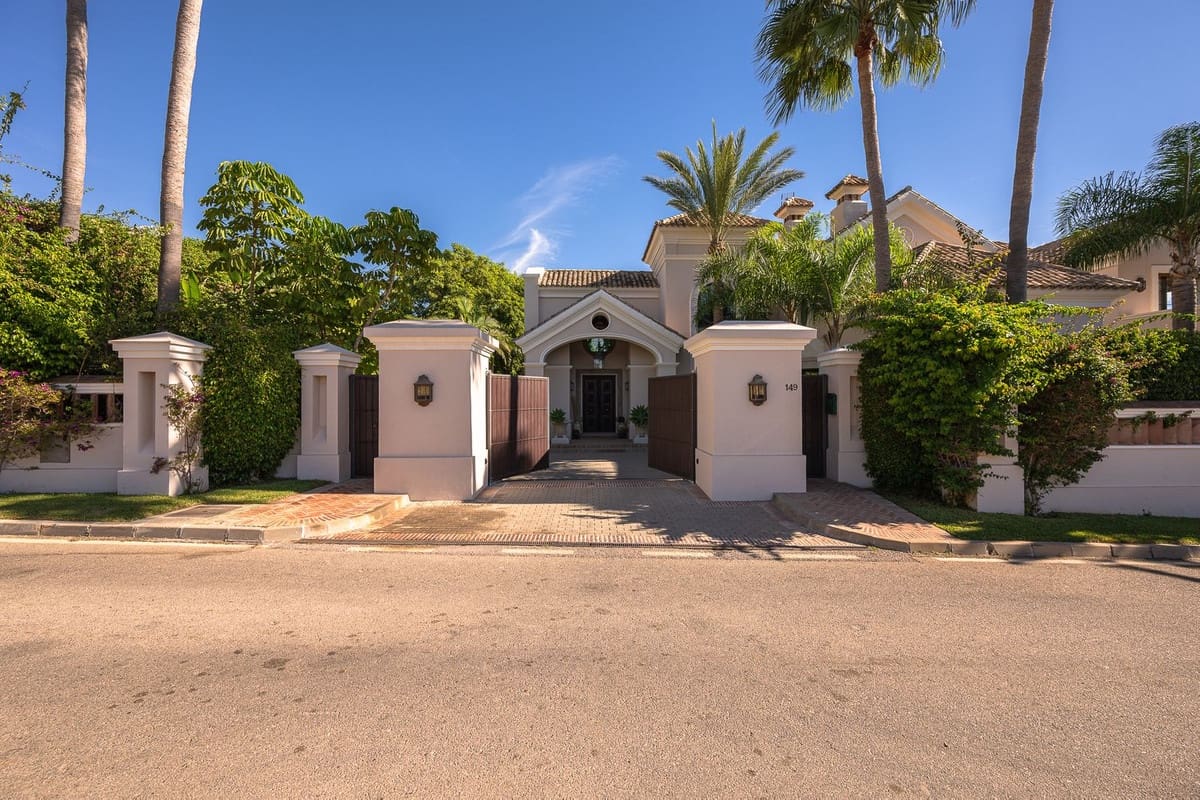8 chambre Villa/Maison à vendre à Guadalmina avec garage - 7 500 000 € (Ref: 9144524)