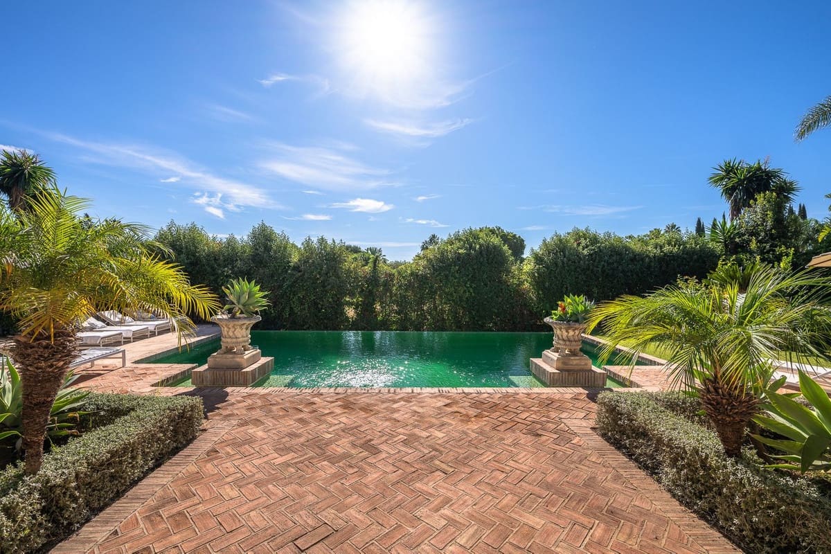8 chambre Villa/Maison à vendre à Guadalmina avec garage - 7 500 000 € (Ref: 9144524)
