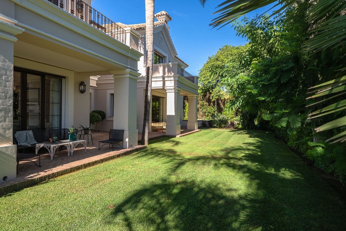 8 chambre Villa/Maison à vendre à Guadalmina avec garage - 7 500 000 € (Ref: 9144524)