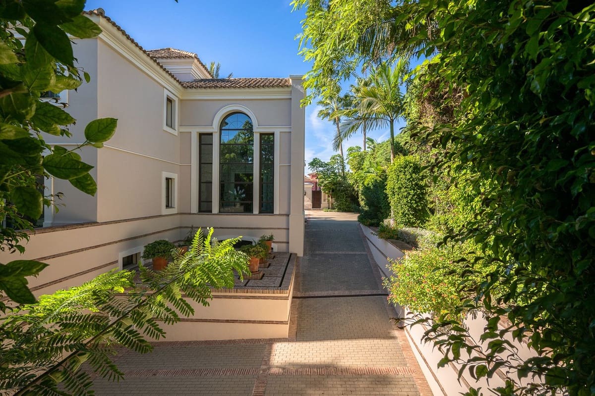 8 chambre Villa/Maison à vendre à Guadalmina avec garage - 7 500 000 € (Ref: 9144524)