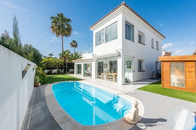 Chalet de 3 habitaciones en Costalita, Estepona en venta con garaje - 1.649.000 € (Ref: 9144530)