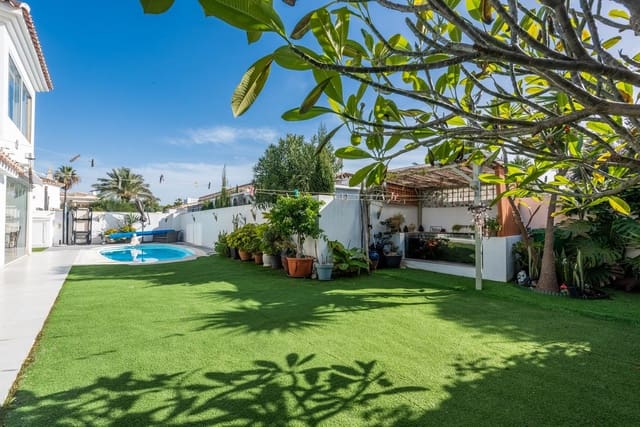 Chalet de 3 habitaciones en Costalita, Estepona en venta con garaje - 1.649.000 € (Ref: 9144530)