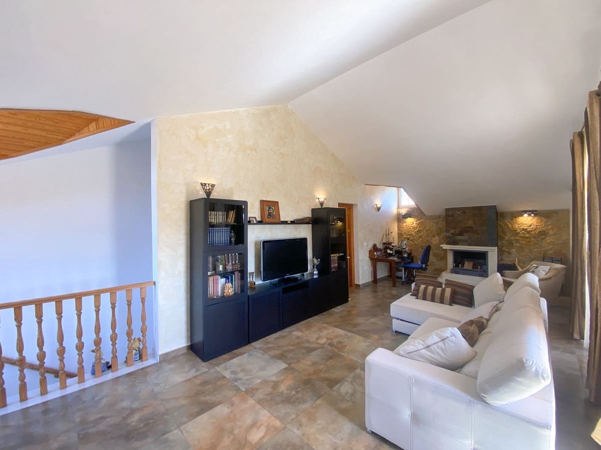 3 slaapkamer Villa te koop in Guadalmina met garage - € 1.240.000 (Ref: 9144533)