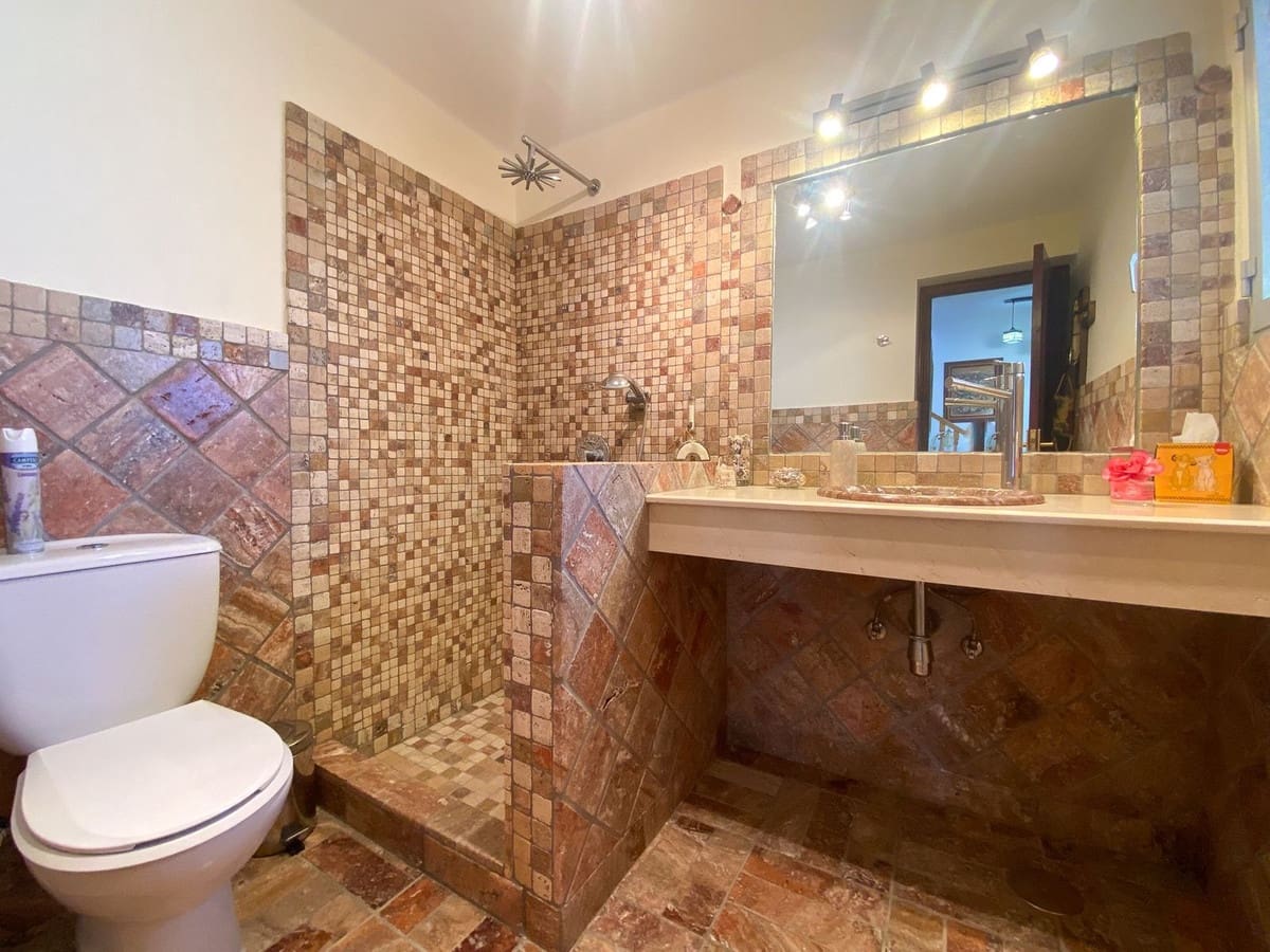 3 slaapkamer Villa te koop in Guadalmina met garage - € 1.240.000 (Ref: 9144533)