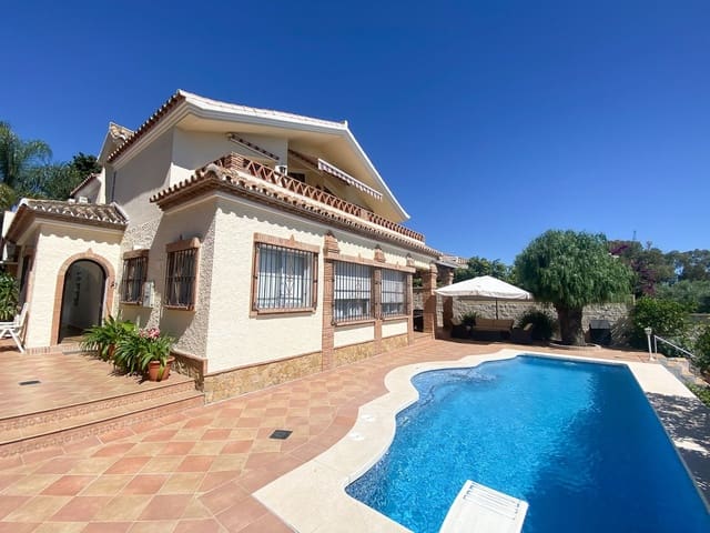 3 soveværelse Villa til salg i Guadalmina Alta, Marbella med garage - € 1.240.000 (Ref: 9144533)