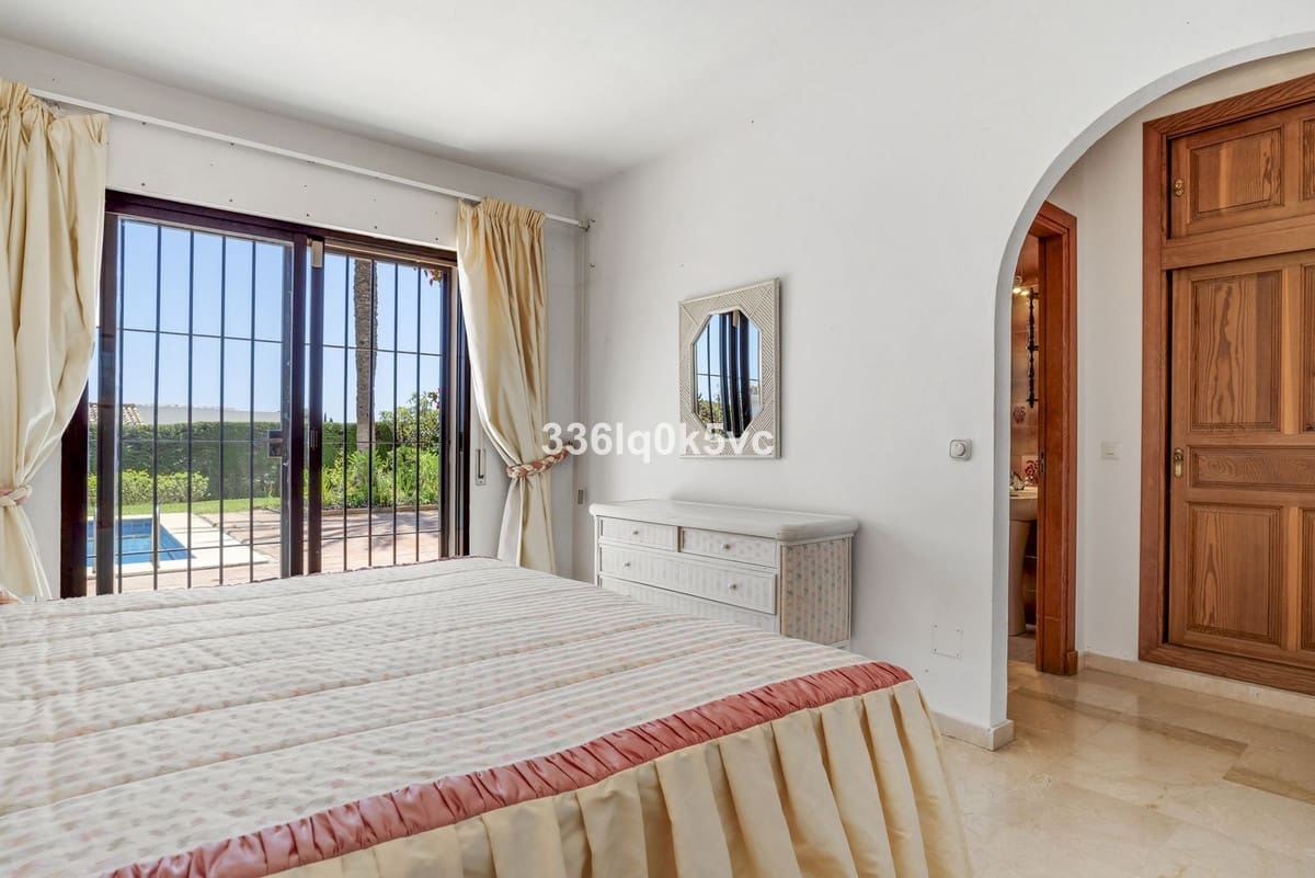 4 camera da letto Villa in vendita in Las Chapas con garage - 1.750.000 € (Rif: 9144664)
