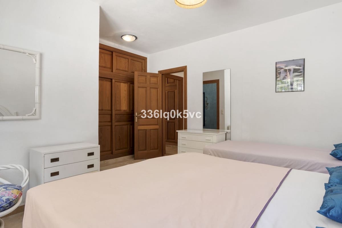 4 bedroom Villa for sale in Las Chapas with garage - € 1,750,000 (Ref: 9144664)