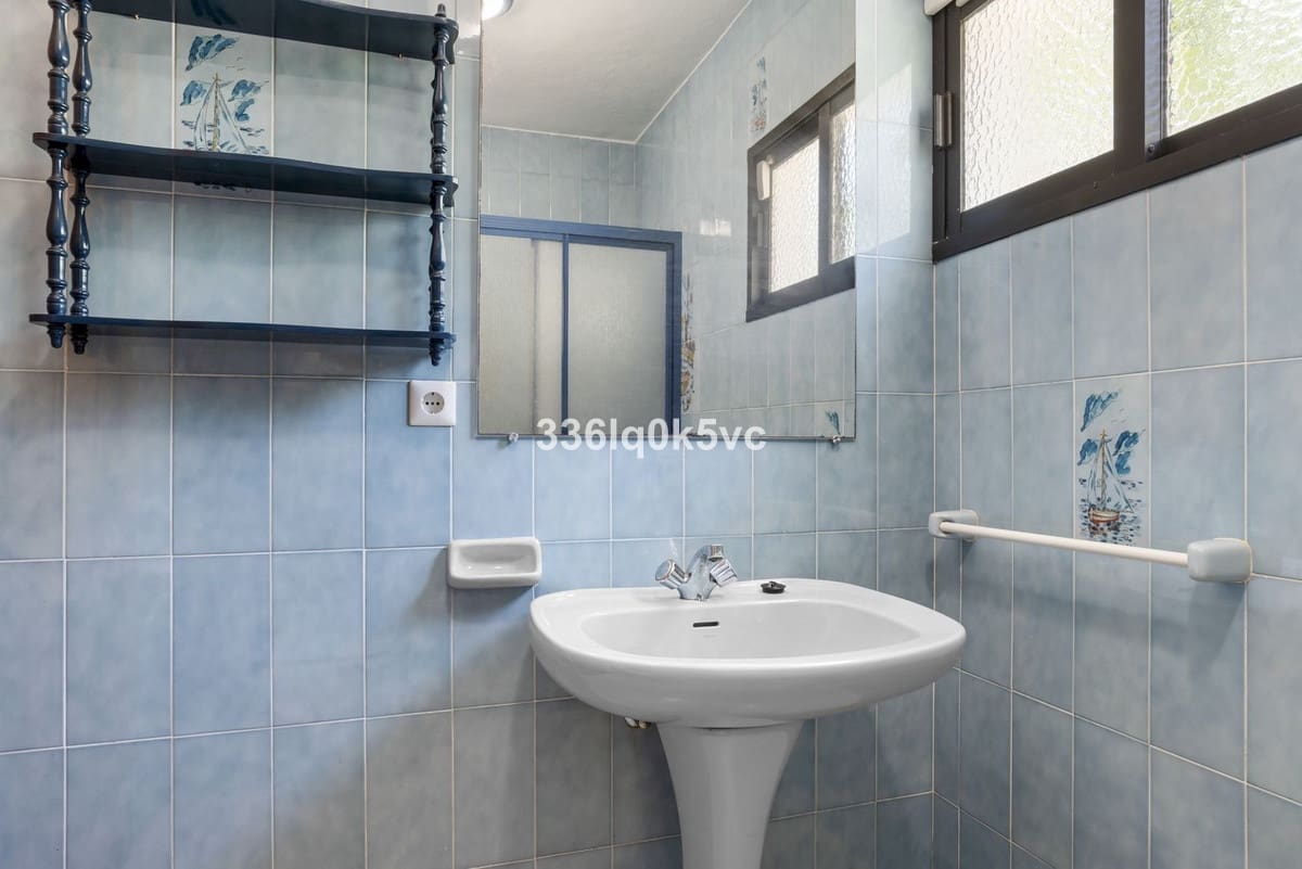 4 bedroom Villa for sale in Las Chapas with garage - € 1,750,000 (Ref: 9144664)