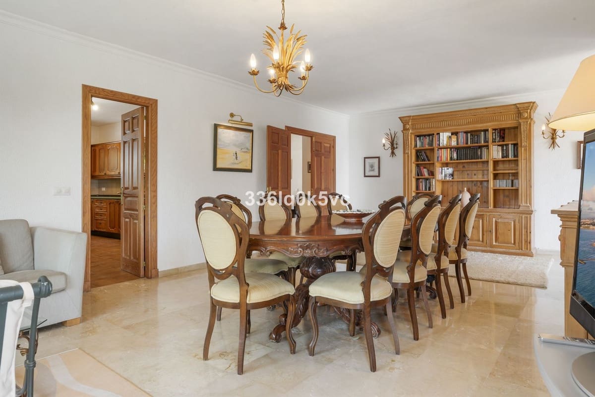 4 bedroom Villa for sale in Las Chapas with garage - € 1,750,000 (Ref: 9144664)