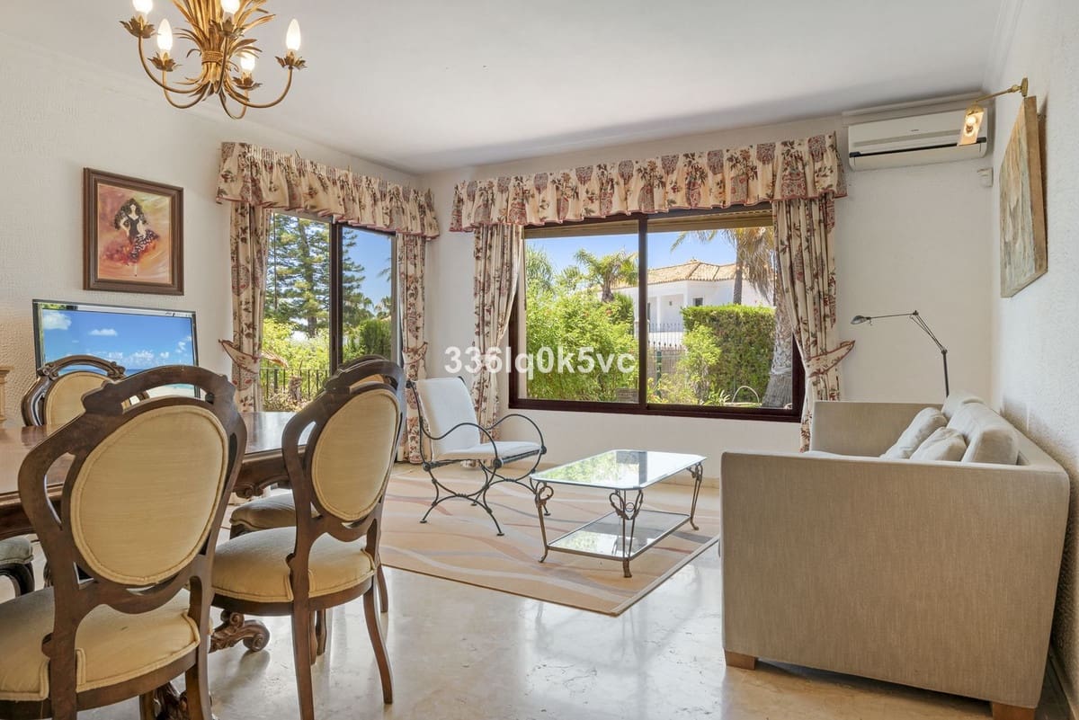 4 bedroom Villa for sale in Las Chapas with garage - € 1,750,000 (Ref: 9144664)
