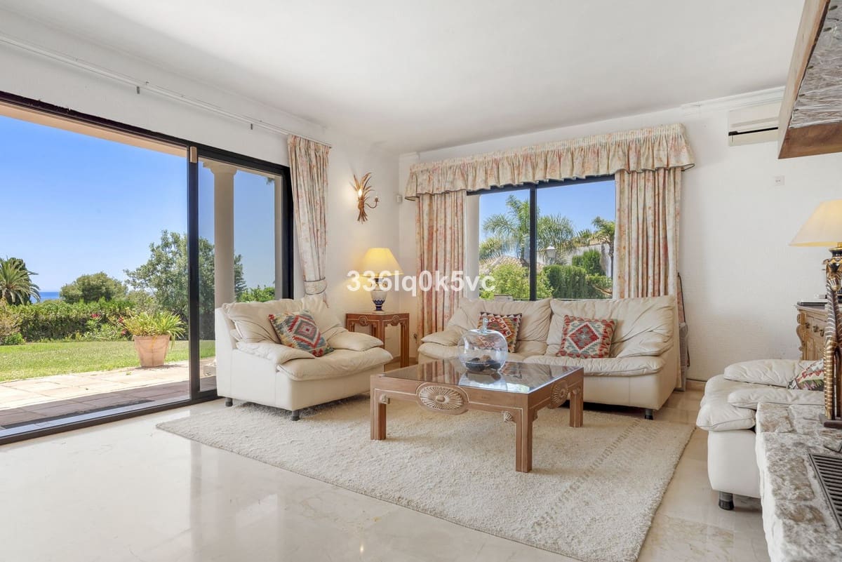 4 bedroom Villa for sale in Las Chapas with garage - € 1,750,000 (Ref: 9144664)