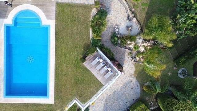 Chalet de 7 habitaciones en Hacienda Las Chapas, Marbella en venta con garaje - 3.990.000 € (Ref: 9144669)