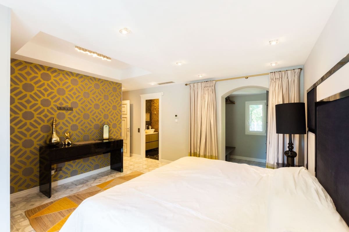 6 sovrum Villa till salu i Marbella med garage - 2 800 000 € (Ref: 9144671)