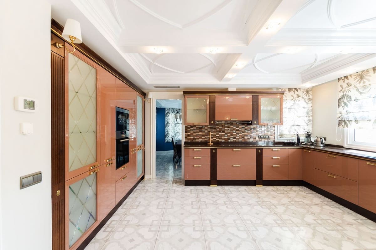 6 sovrum Villa till salu i Marbella med garage - 2 800 000 € (Ref: 9144671)