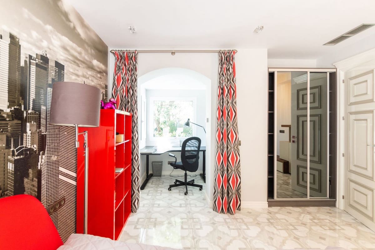 6 sovrum Villa till salu i Marbella med garage - 2 800 000 € (Ref: 9144671)