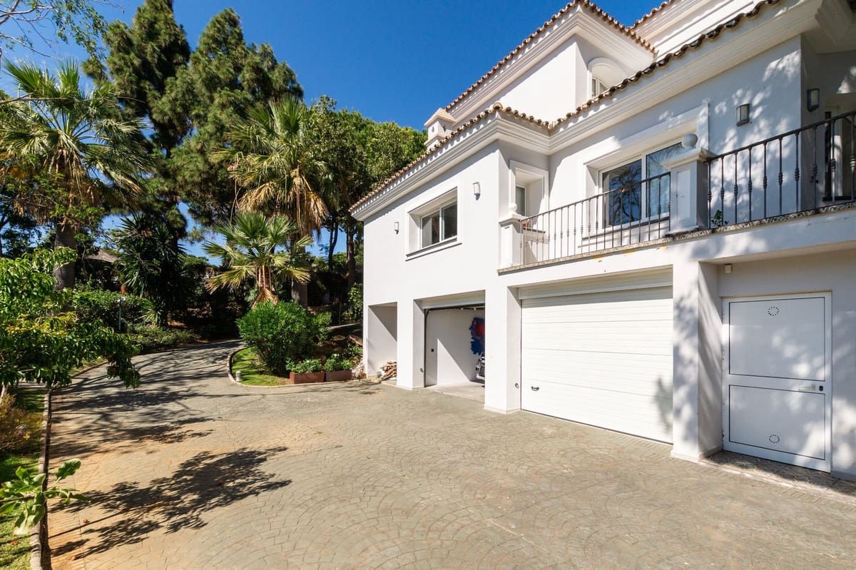 6 sovrum Villa till salu i Marbella med garage - 2 800 000 € (Ref: 9144671)