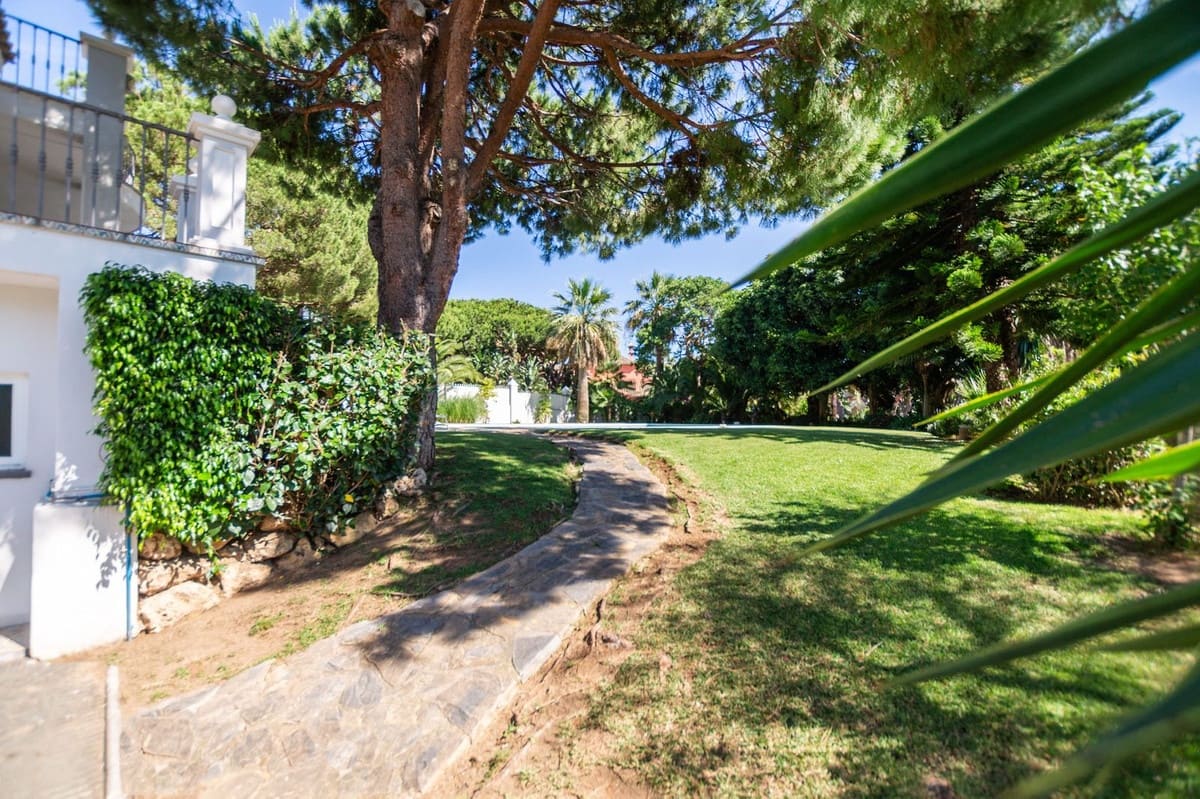 6 sovrum Villa till salu i Marbella med garage - 2 800 000 € (Ref: 9144671)