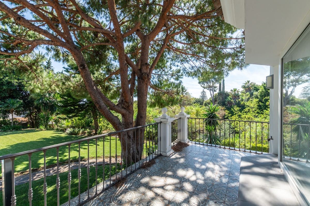 6 sovrum Villa till salu i Marbella med garage - 2 800 000 € (Ref: 9144671)