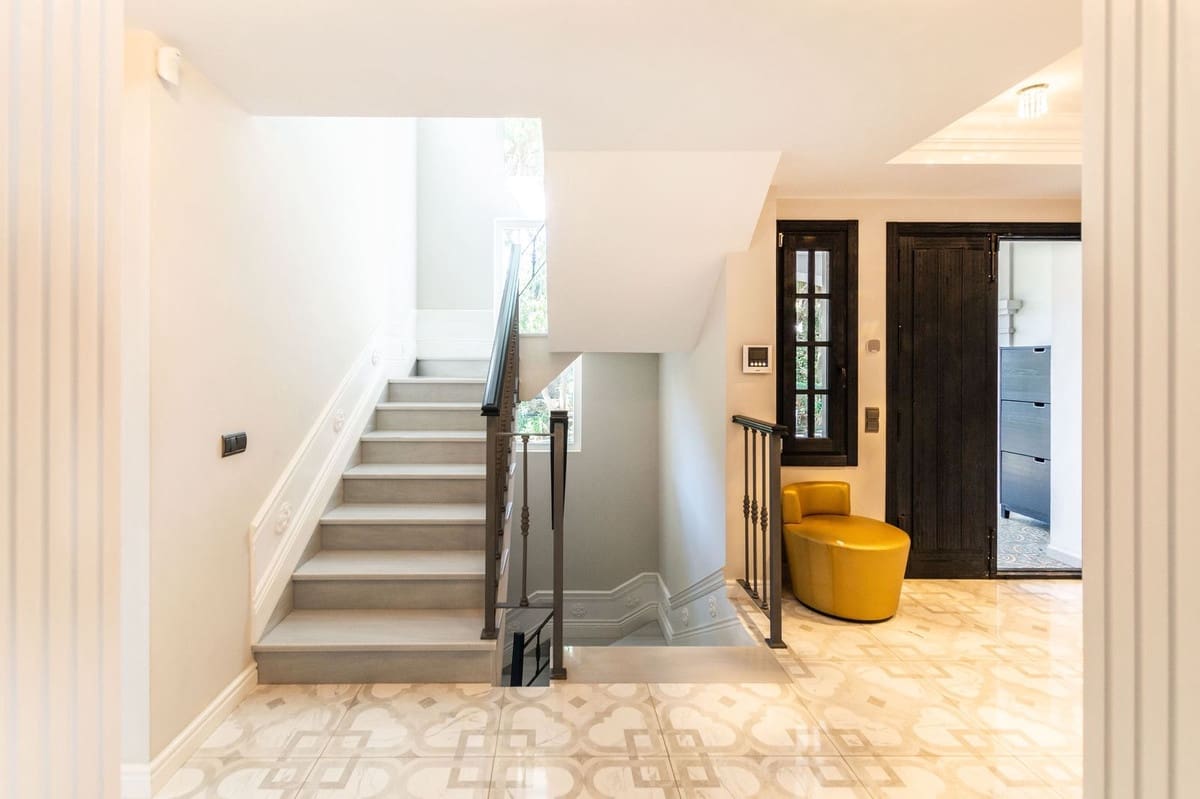 6 sovrum Villa till salu i Marbella med garage - 2 800 000 € (Ref: 9144671)