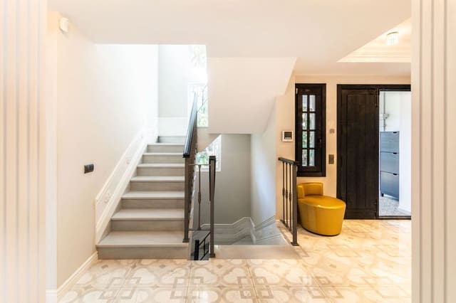 6 soveværelse Villa til salg i Hacienda Las Chapas, Marbella med garage - € 2.800.000 (Ref: 9144671)