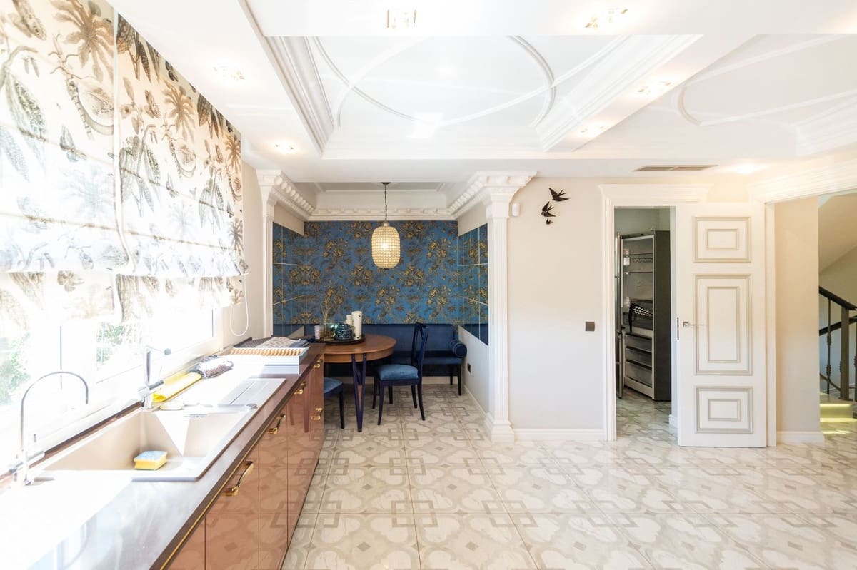 6 sovrum Villa till salu i Marbella med garage - 2 800 000 € (Ref: 9144671)