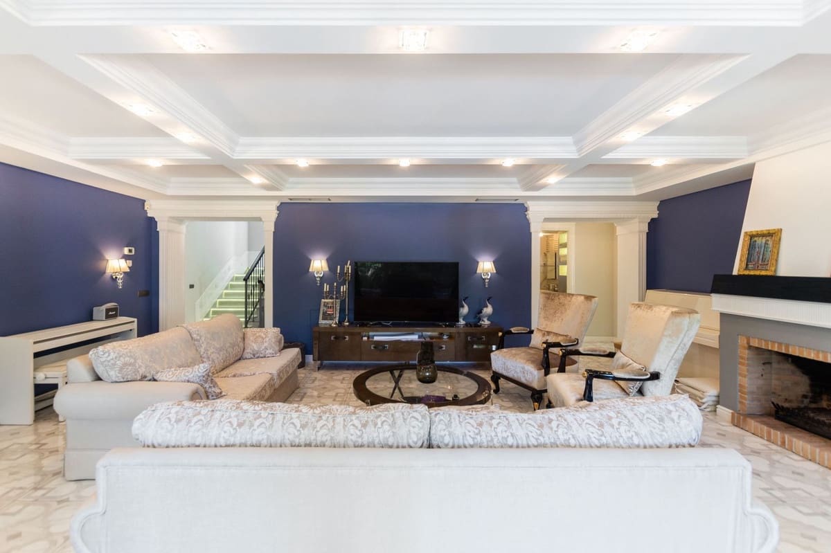 6 sovrum Villa till salu i Marbella med garage - 2 800 000 € (Ref: 9144671)