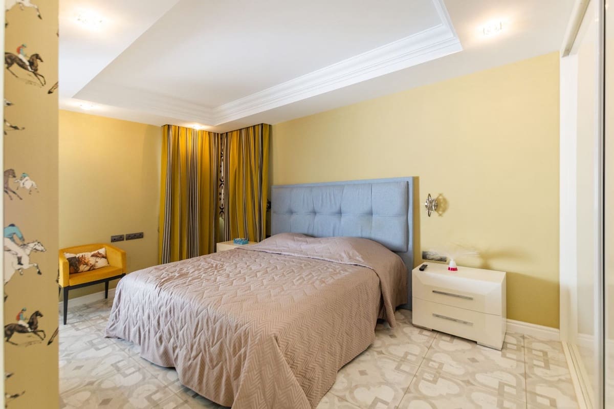 6 sovrum Villa till salu i Marbella med garage - 2 800 000 € (Ref: 9144671)