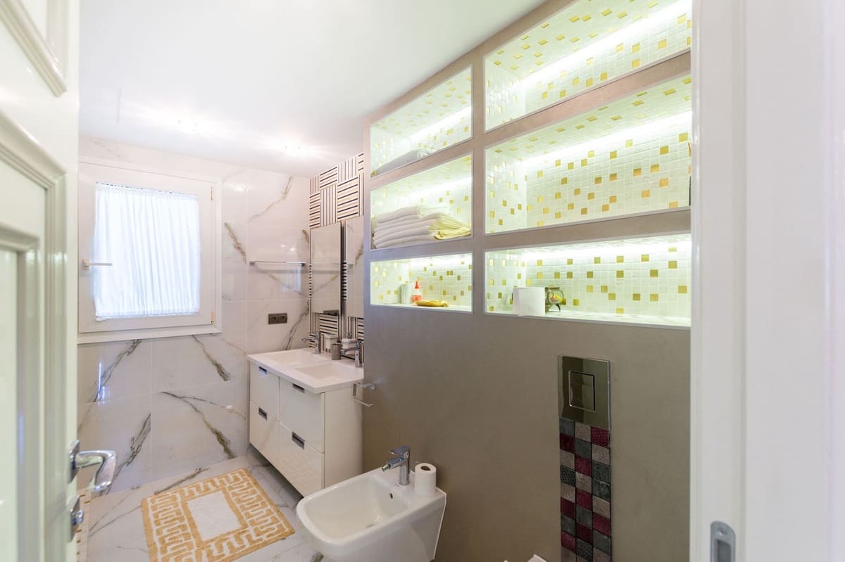 6 sovrum Villa till salu i Marbella med garage - 2 800 000 € (Ref: 9144671)