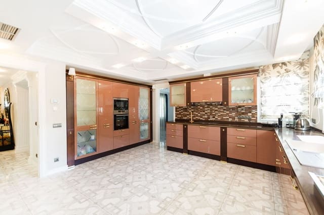 6 soveværelse Villa til salg i Hacienda Las Chapas, Marbella med garage - € 2.800.000 (Ref: 9144671)