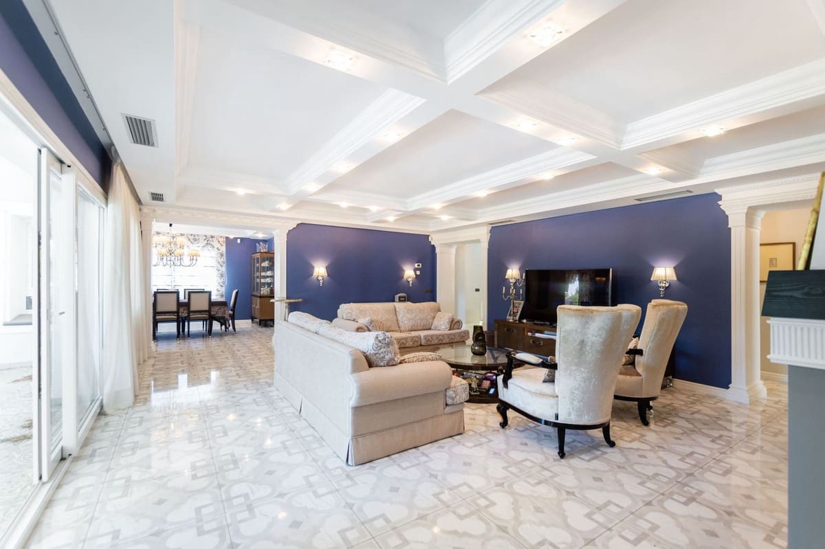 6 sovrum Villa till salu i Marbella med garage - 2 800 000 € (Ref: 9144671)