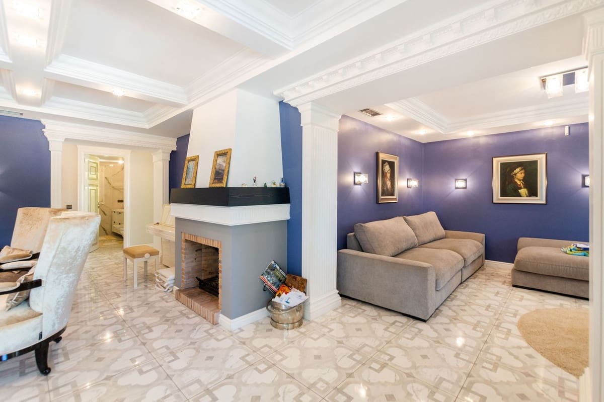 6 sovrum Villa till salu i Marbella med garage - 2 800 000 € (Ref: 9144671)