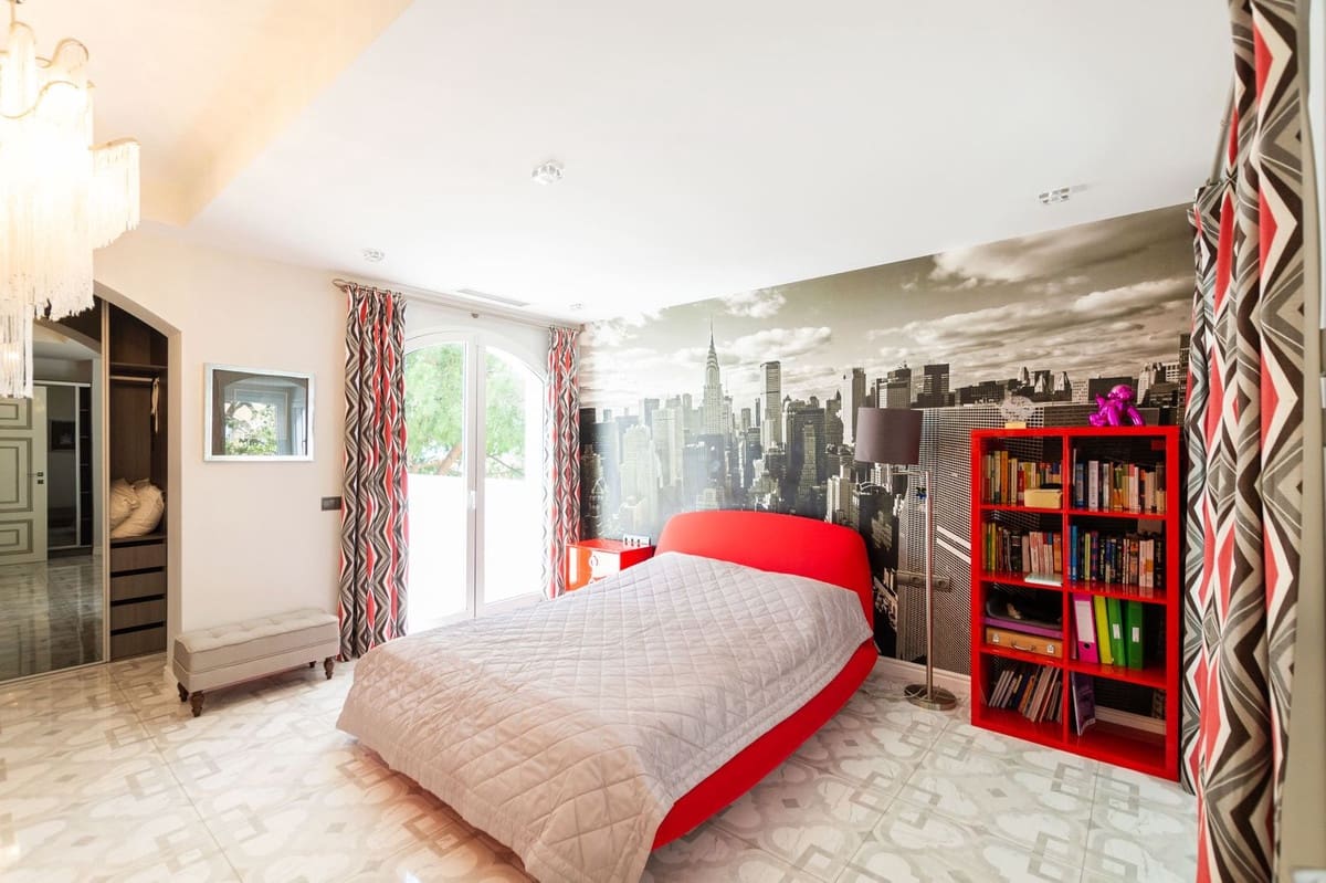 6 sovrum Villa till salu i Marbella med garage - 2 800 000 € (Ref: 9144671)