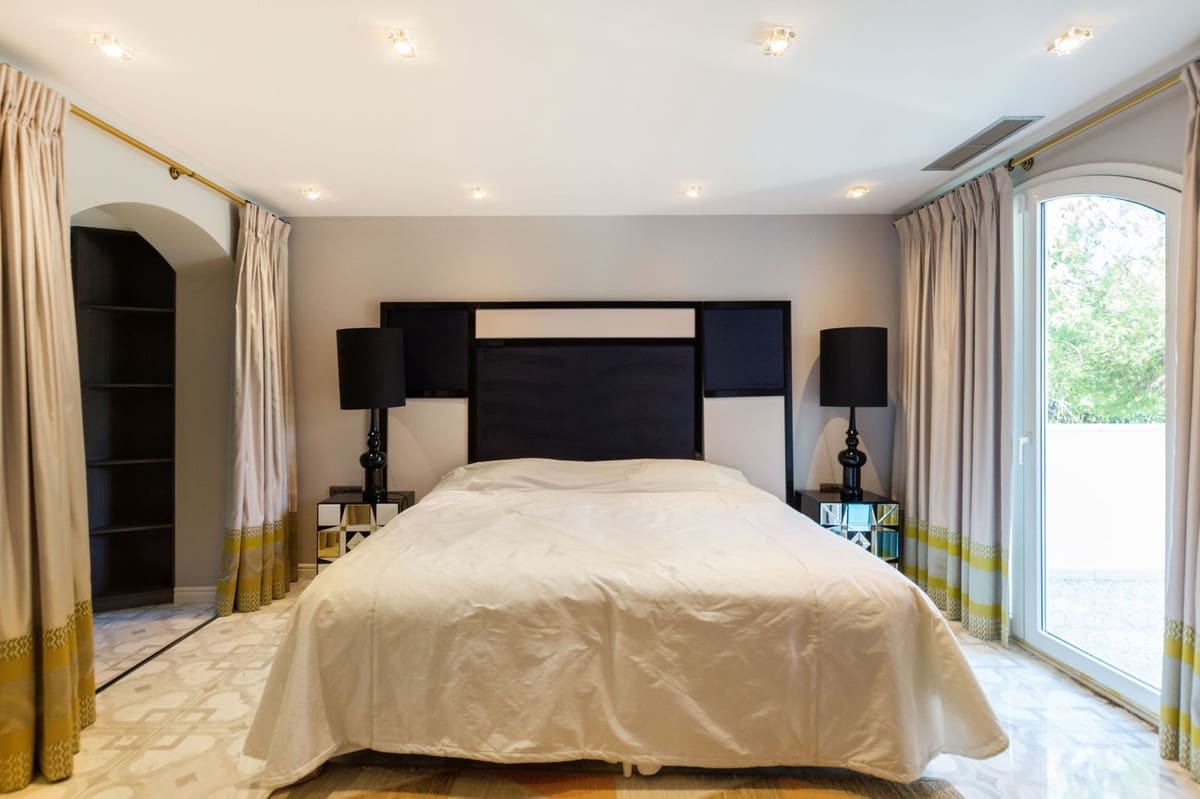 6 sovrum Villa till salu i Marbella med garage - 2 800 000 € (Ref: 9144671)