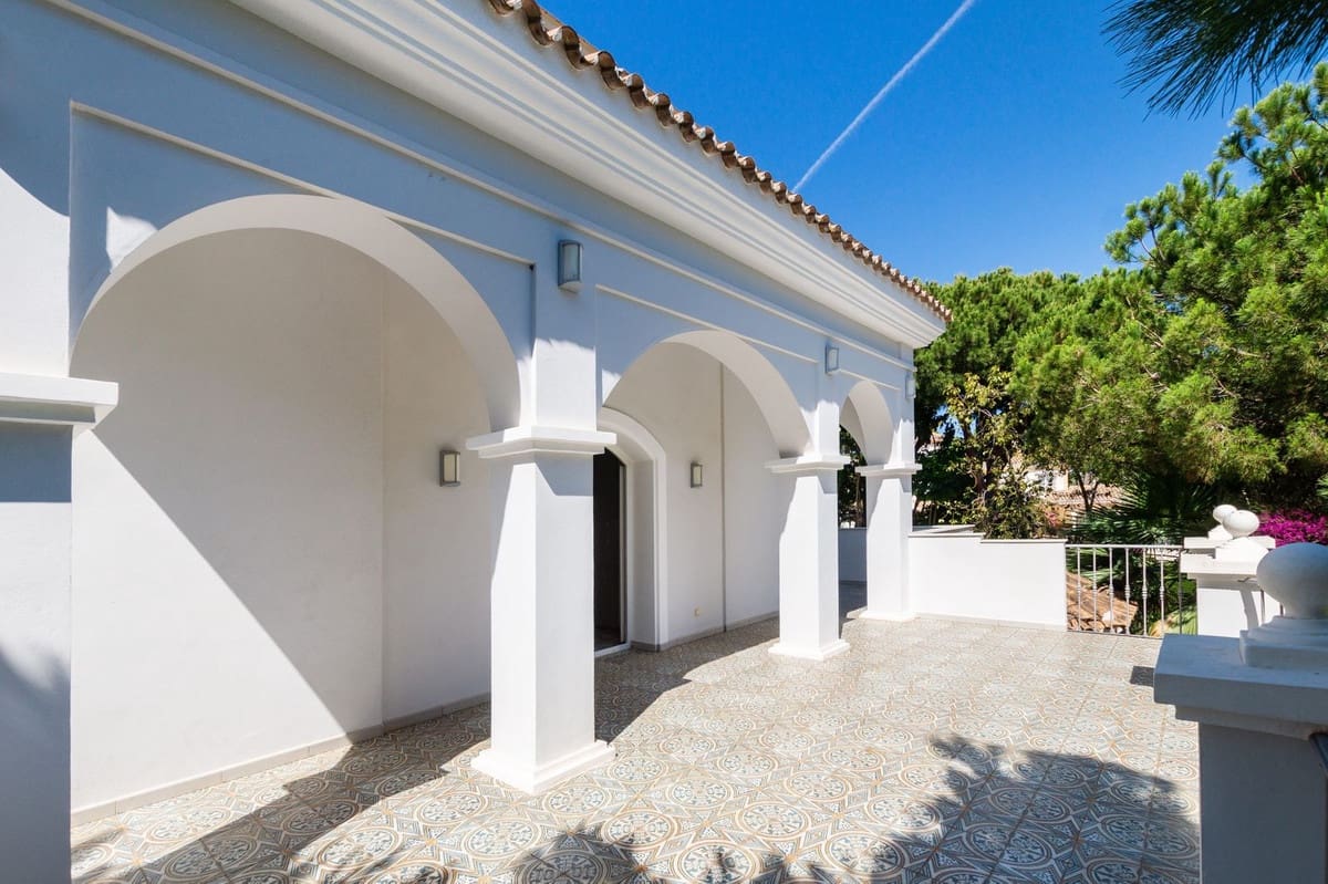 6 sovrum Villa till salu i Marbella med garage - 2 800 000 € (Ref: 9144671)