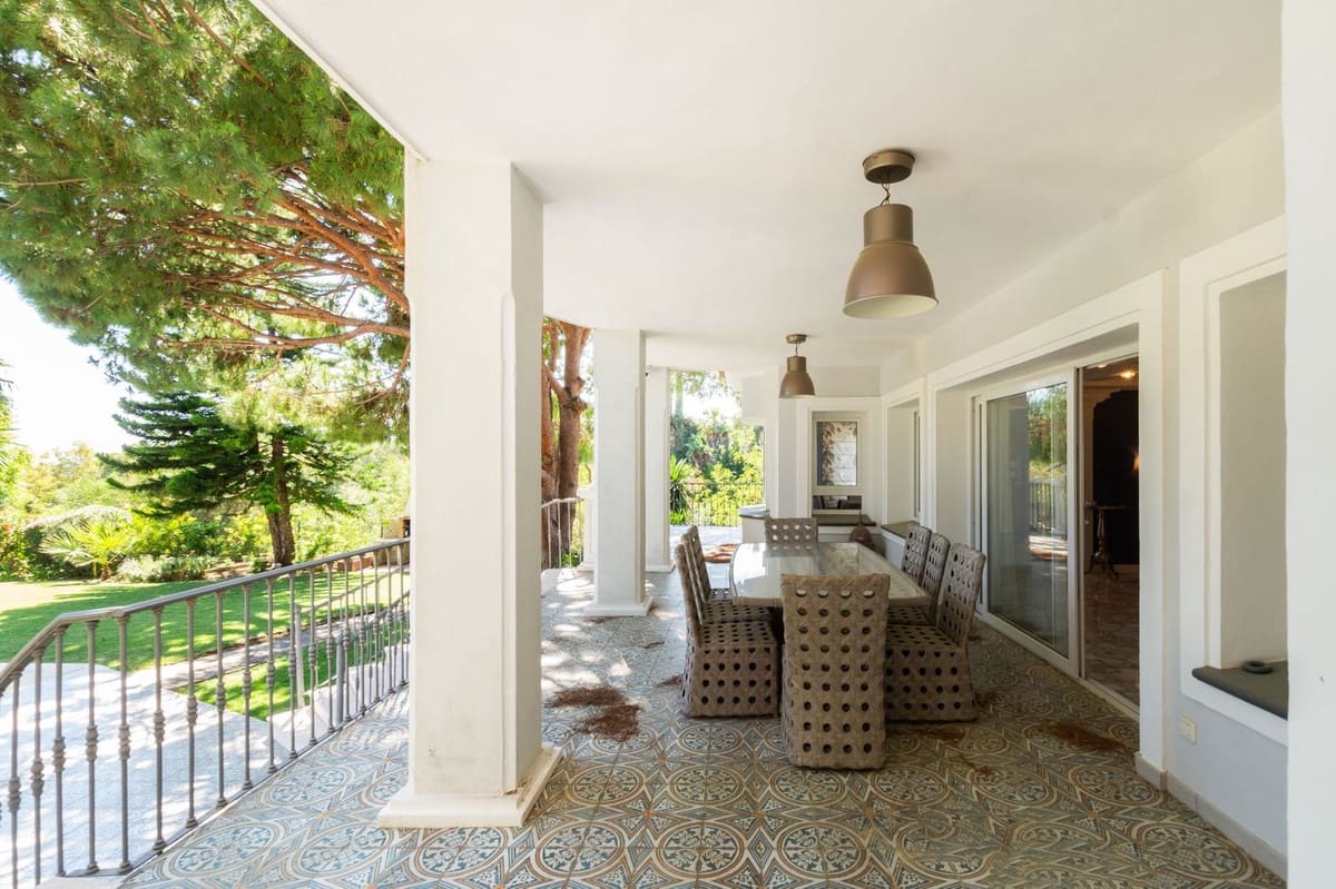 6 sovrum Villa till salu i Marbella med garage - 2 800 000 € (Ref: 9144671)