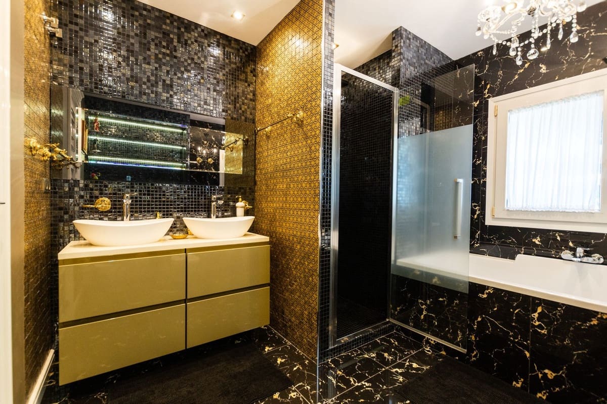 6 sovrum Villa till salu i Marbella med garage - 2 800 000 € (Ref: 9144671)