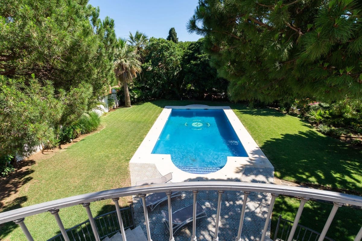 6 sovrum Villa till salu i Marbella med garage - 2 800 000 € (Ref: 9144671)