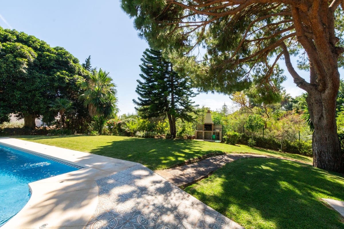 6 sovrum Villa till salu i Marbella med garage - 2 800 000 € (Ref: 9144671)