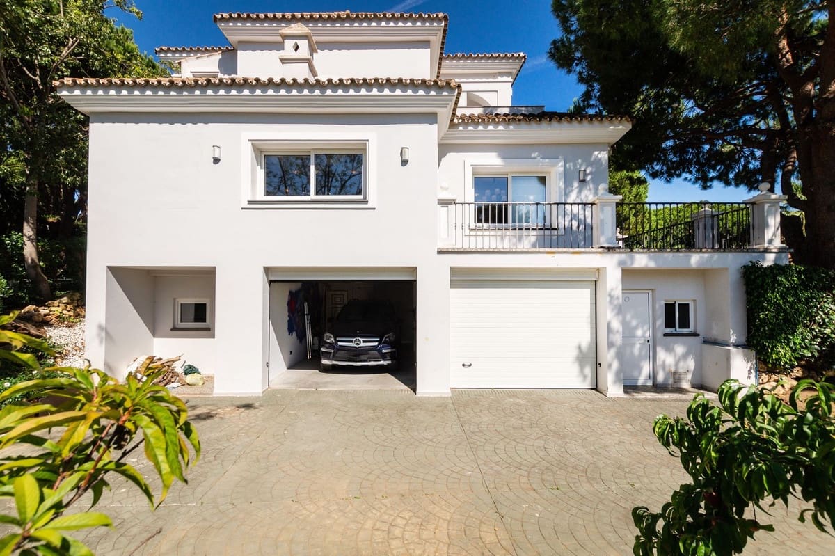6 sovrum Villa till salu i Marbella med garage - 2 800 000 € (Ref: 9144671)