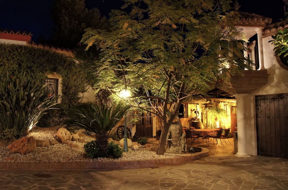 7 sypialnia Willa na sprzedaż w Marbella z garażem - 2 285 000 € (Ref: 9144672)